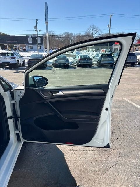 2019 Volkswagen Golf S