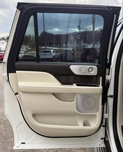 2021 Lincoln Navigator L Black Label