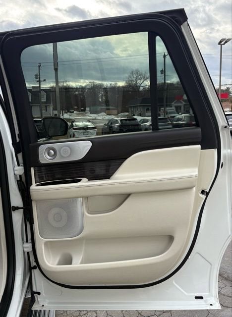 2021 Lincoln Navigator L Black Label