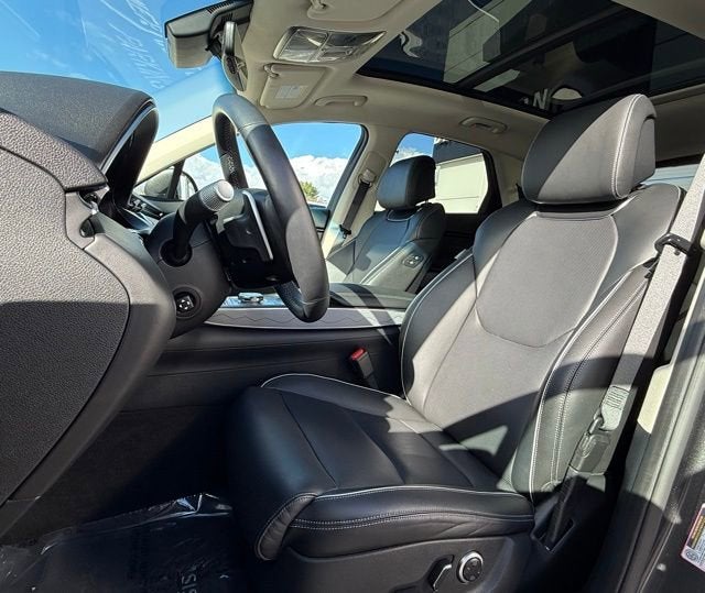 2024 Genesis GV70 2.5T