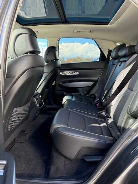 2024 Genesis GV70 2.5T