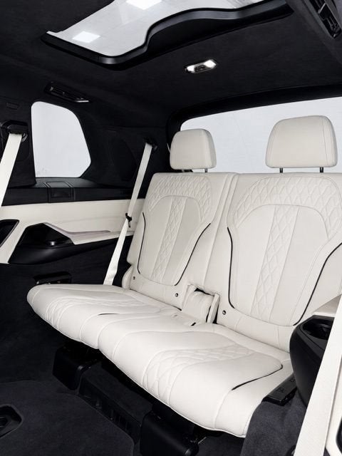 2024 BMW X7 M60i