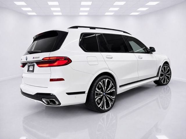 2024 BMW X7 M60i