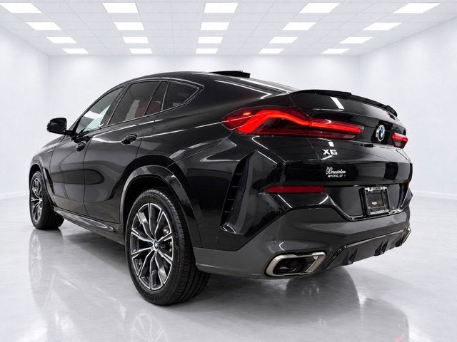 2021 BMW X6 M50i