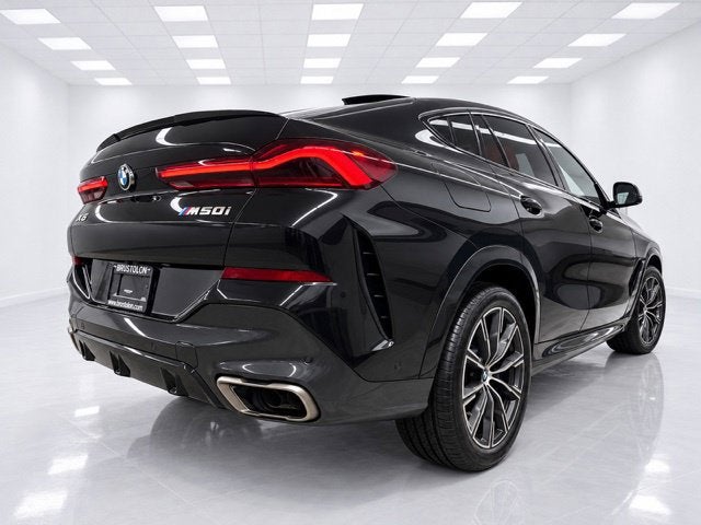 2021 BMW X6 M50i