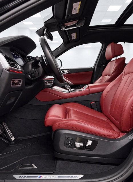 2021 BMW X6 M50i