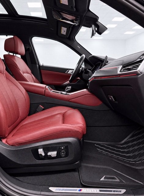 2021 BMW X6 M50i