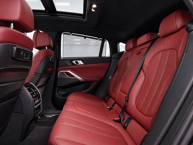 2021 BMW X6 M50i