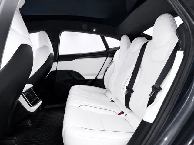 2022 Tesla Model S Plaid