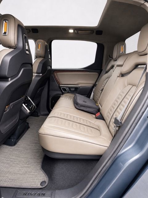 2023 RIVIAN R1T Adventure