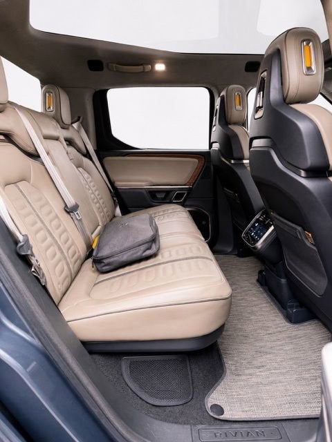 2023 RIVIAN R1T Adventure