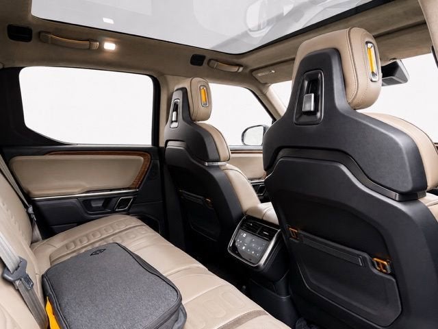 2023 RIVIAN R1T Adventure