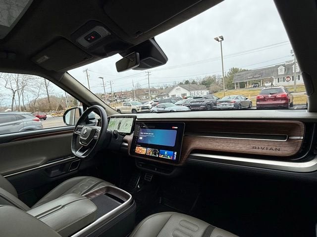 2023 RIVIAN R1S Adventure