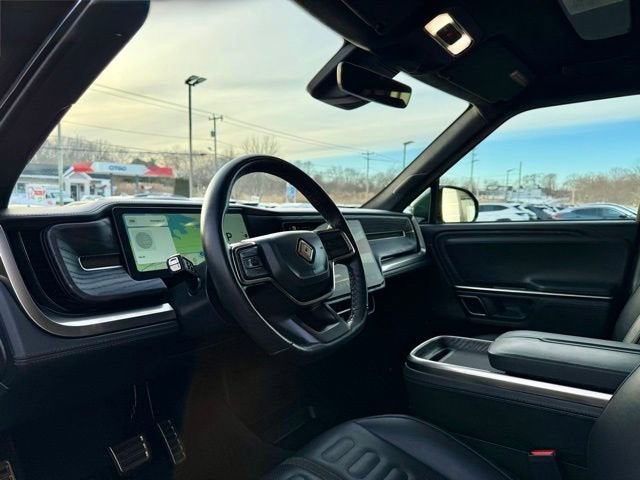 2023 RIVIAN R1S Adventure