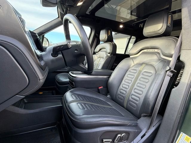 2023 RIVIAN R1S Adventure