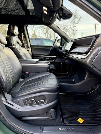 2023 RIVIAN R1S Adventure