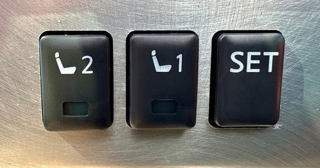 2014 INFINITI Q60 NA