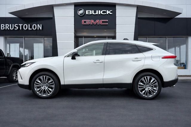 2022 Toyota Venza LE