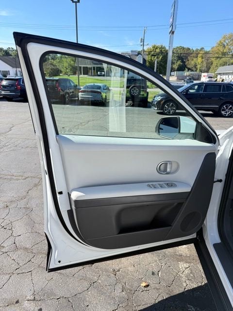 2024 Hyundai IONIQ 5 SE