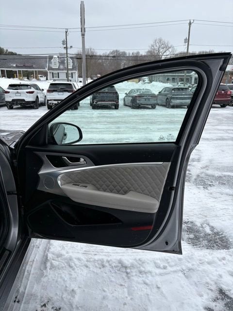 2023 Genesis G70 3.3T