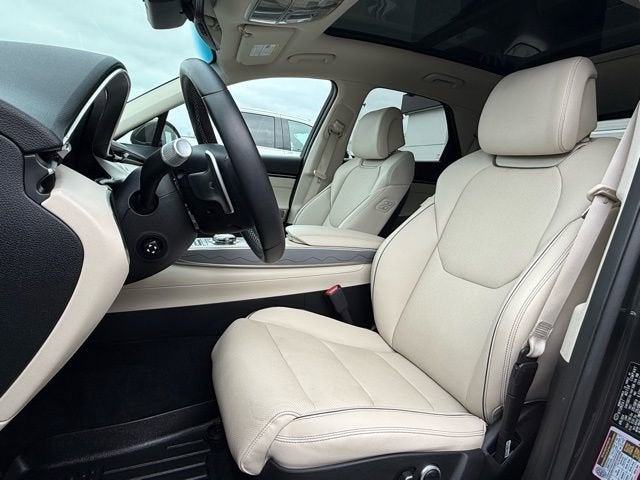 2025 Genesis GV70 2.5T