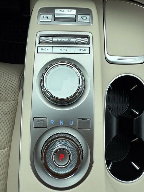 2025 Genesis GV70 2.5T