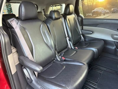 2025 Kia Carnival Hybrid EX