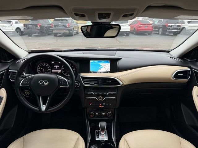 2017 INFINITI QX30 Premium