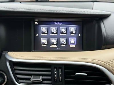 2017 INFINITI QX30 Premium