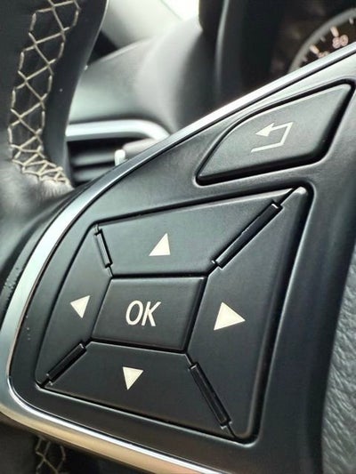 2017 INFINITI QX30 Premium