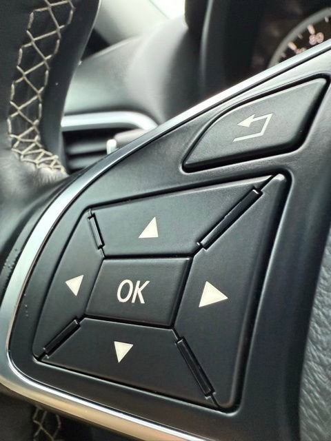 2017 INFINITI QX30 Premium