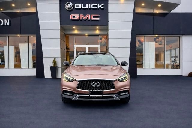 2017 INFINITI QX30 Premium