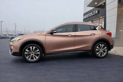 2017 INFINITI QX30 Premium