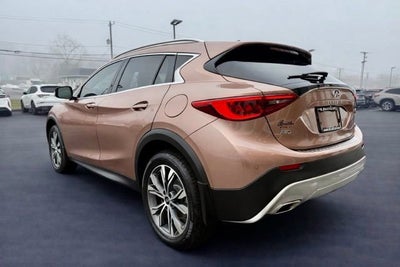 2017 INFINITI QX30 Premium