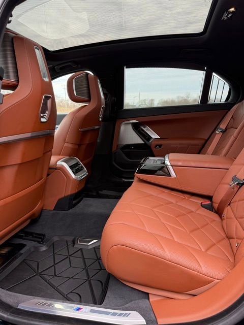 2025 BMW 760i xDrive