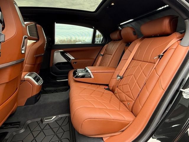 2025 BMW 760i xDrive