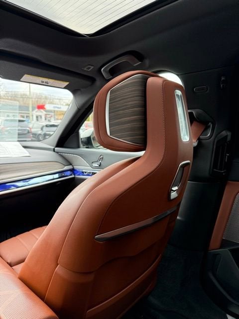 2025 BMW 760i xDrive