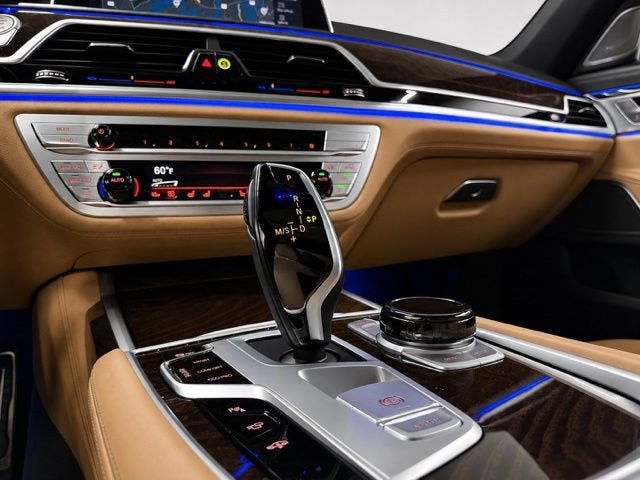 2022 BMW 750 i xDrive