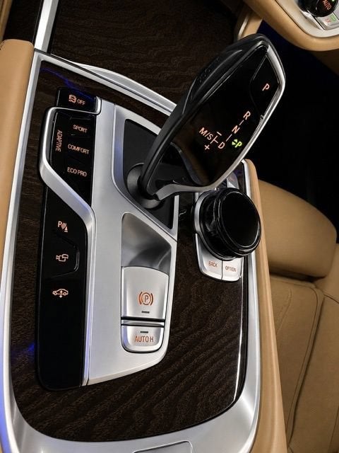 2022 BMW 750 i xDrive