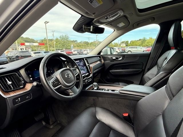 2022 Volvo XC60 Momentum