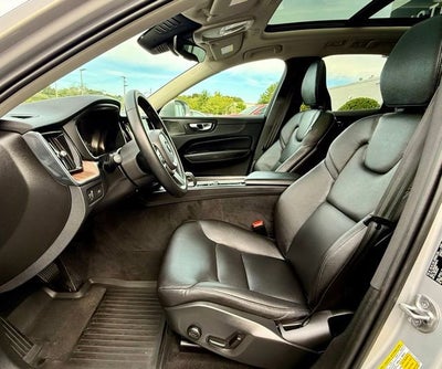 2022 Volvo XC60 Momentum