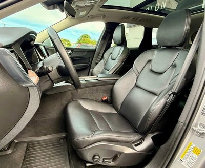 2022 Volvo XC60 Momentum