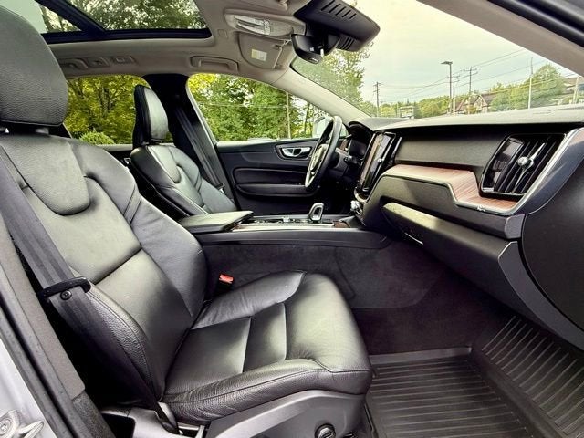 2022 Volvo XC60 Momentum