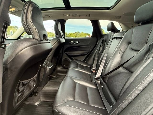 2022 Volvo XC60 Momentum