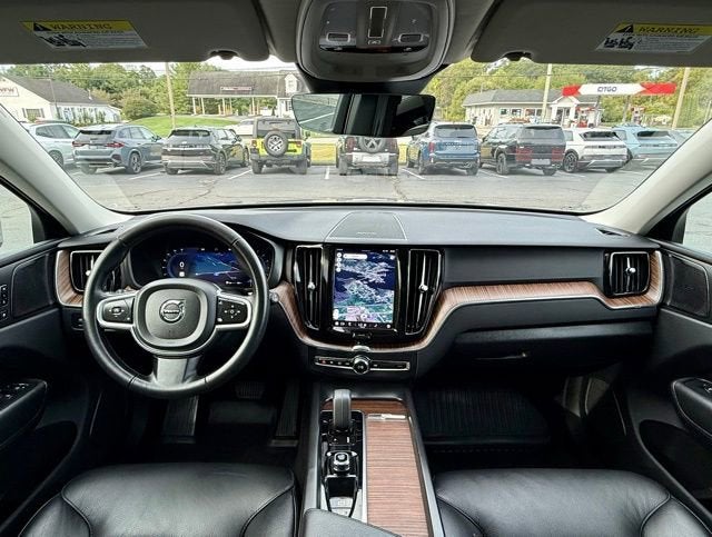 2022 Volvo XC60 Momentum