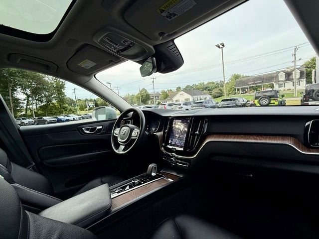 2022 Volvo XC60 Momentum