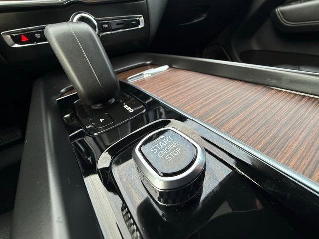 2022 Volvo XC60 Momentum