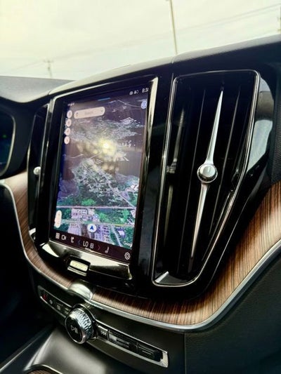 2022 Volvo XC60 Momentum