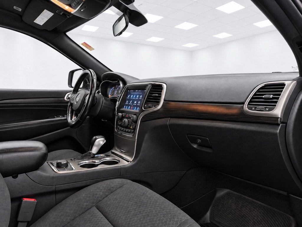 2020 Jeep Grand Cherokee Laredo E