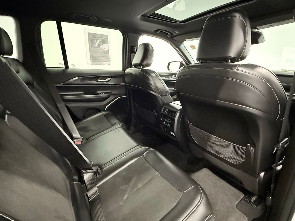 2022 Jeep Grand Cherokee Altitude